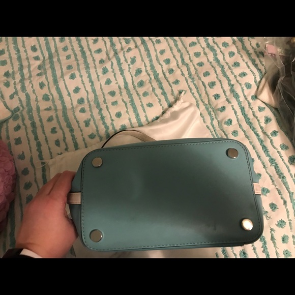 Michael Kors BRAND NEW bucket purse! - Picture 5 of 8